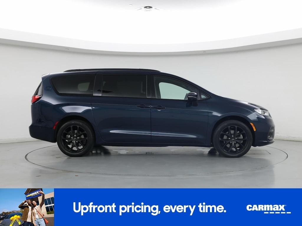 used 2023 Chrysler Pacifica car, priced at $39,998