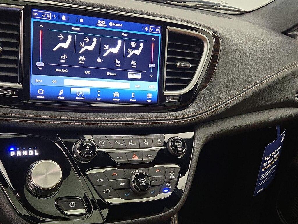 used 2021 Chrysler Pacifica car, priced at $33,998
