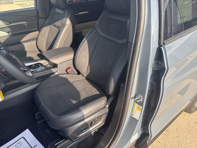 new 2025 Ford Explorer car