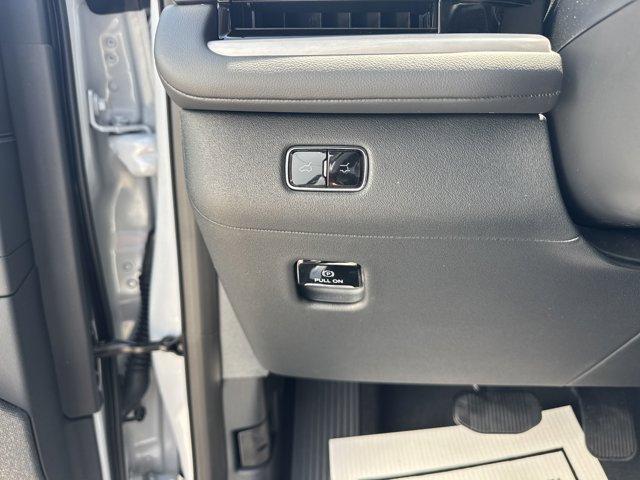 new 2025 Lincoln Navigator L car