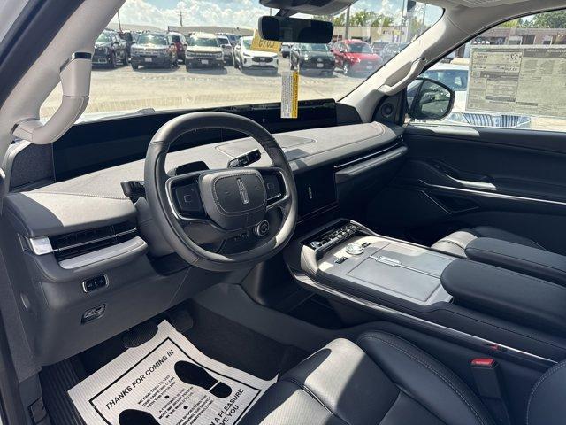 new 2025 Lincoln Navigator L car