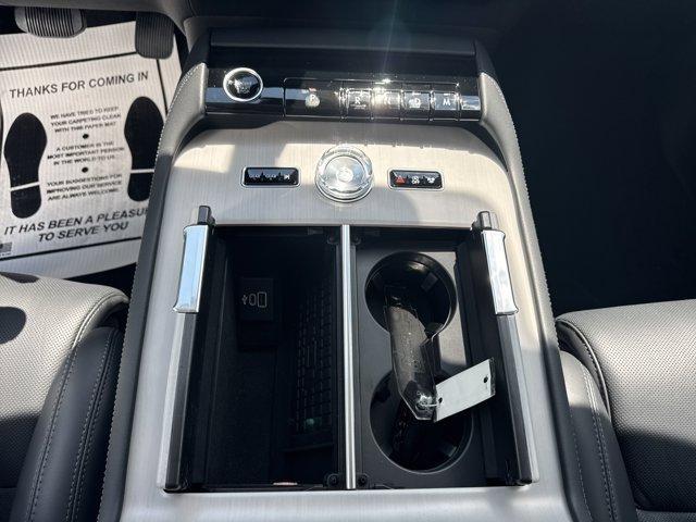 new 2025 Lincoln Navigator L car