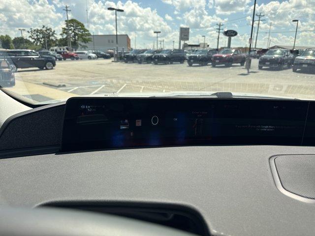 new 2025 Lincoln Navigator L car