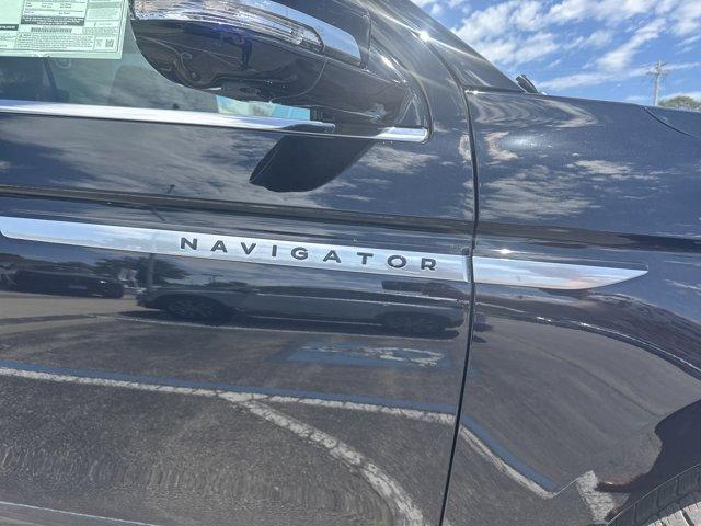 new 2025 Lincoln Navigator L car