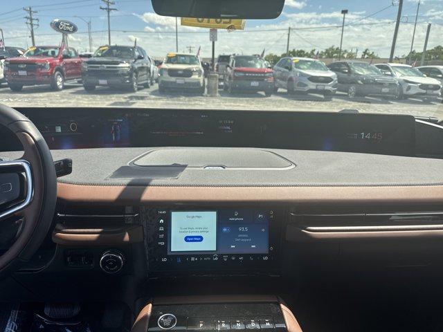 new 2025 Lincoln Navigator L car