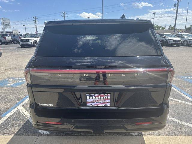 new 2025 Lincoln Navigator L car