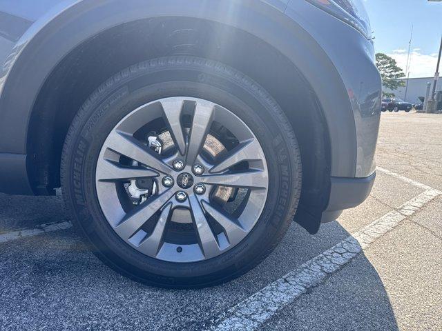 new 2025 Ford Explorer car