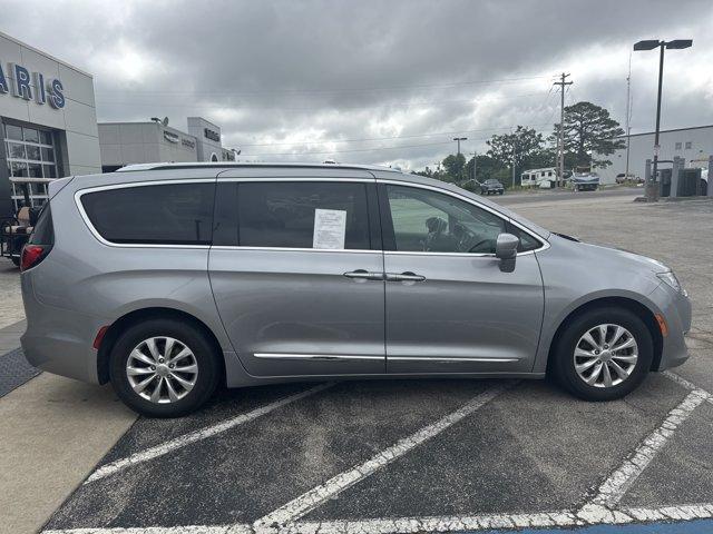 used 2018 Chrysler Pacifica car, priced at $15,895