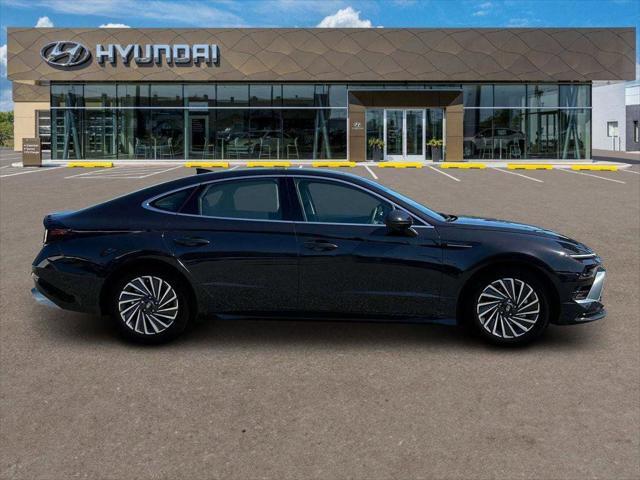 new 2025 Hyundai Sonata Hybrid car, priced at $37,067