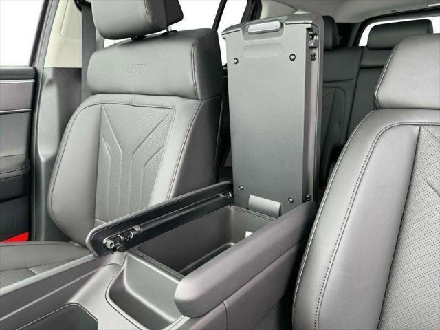 new 2025 Hyundai Santa Fe car, priced at $39,580