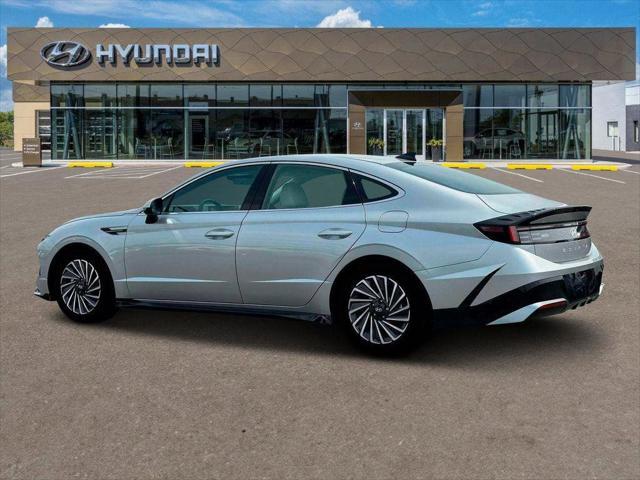 new 2025 Hyundai Sonata Hybrid car, priced at $30,757