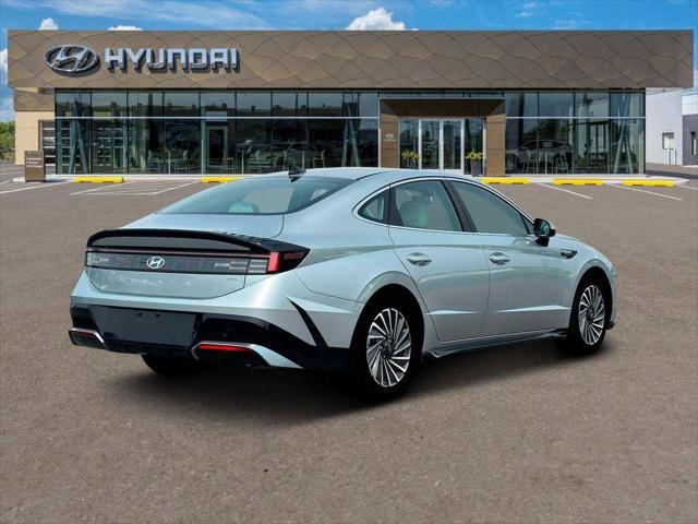 new 2025 Hyundai Sonata Hybrid car, priced at $30,757