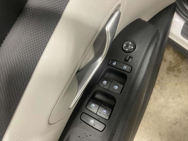 new 2024 Hyundai TUCSON Hybrid car, priced at $31,462