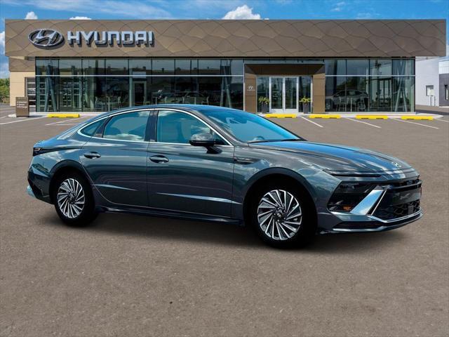 new 2025 Hyundai Sonata Hybrid car, priced at $37,067