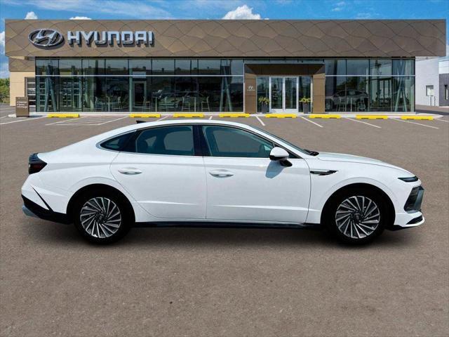 new 2025 Hyundai Sonata Hybrid car, priced at $37,575