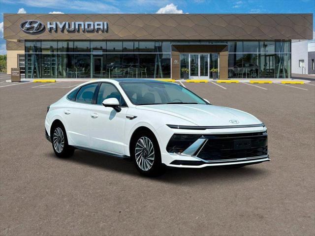 new 2025 Hyundai Sonata Hybrid car, priced at $37,575