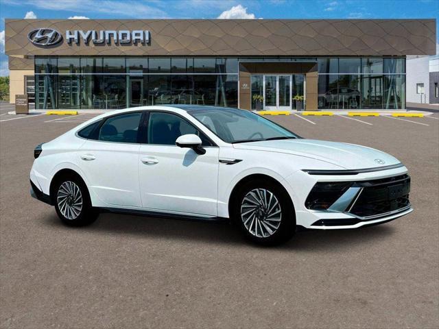 new 2025 Hyundai Sonata Hybrid car, priced at $37,575