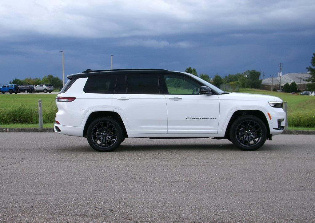 used 2025 Jeep Grand Cherokee L car, priced at $56,549