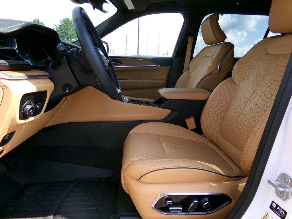used 2025 Jeep Grand Cherokee L car, priced at $56,549