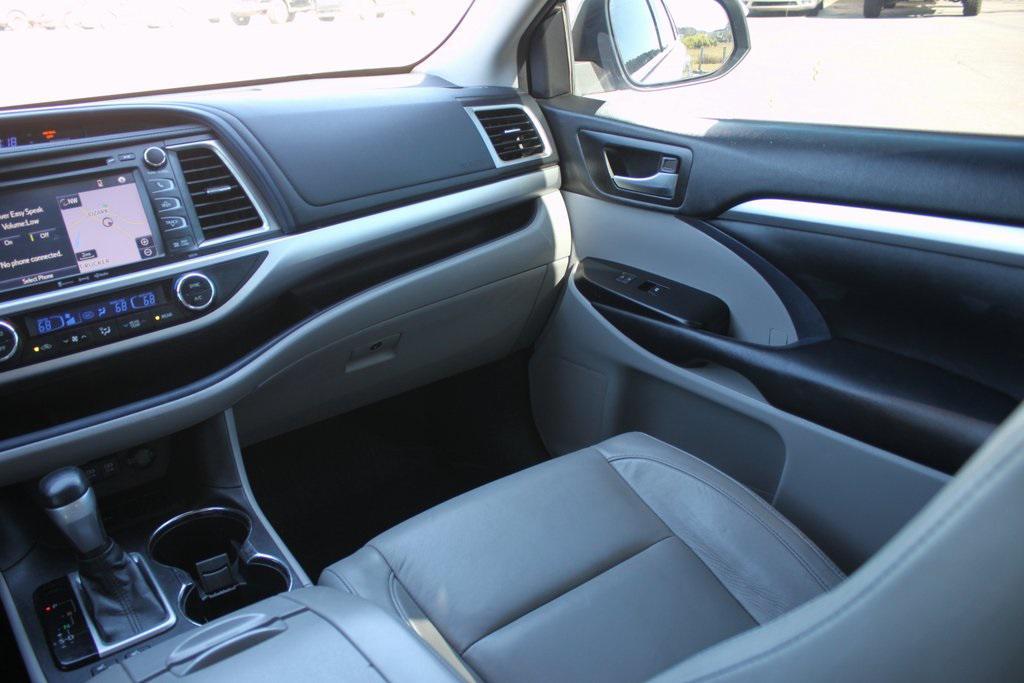used 2018 Toyota Highlander car, priced at $18,981
