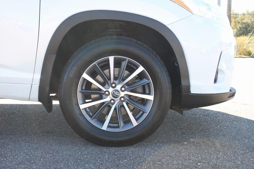 used 2018 Toyota Highlander car, priced at $18,981