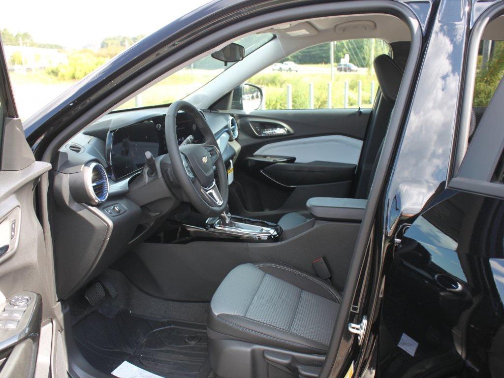 new 2025 Chevrolet Trax car, priced at $25,960