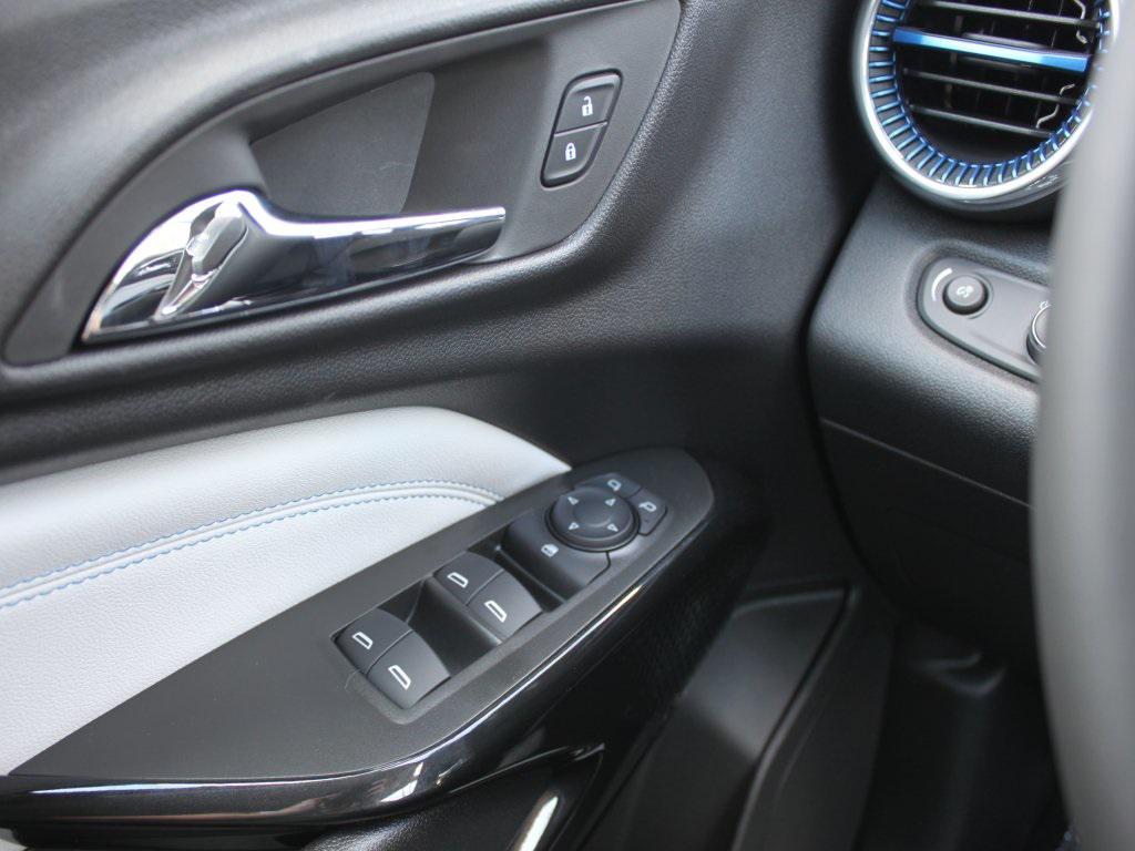 new 2025 Chevrolet Trax car, priced at $25,960