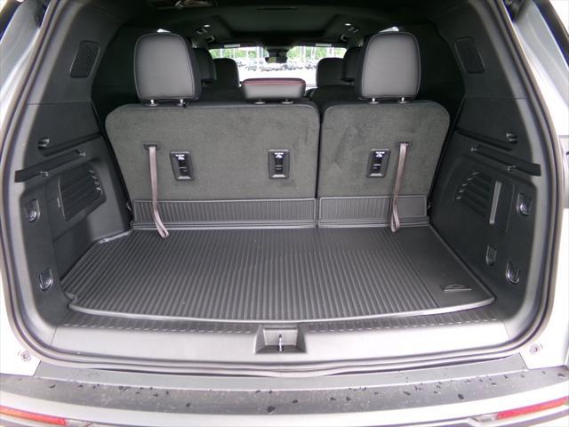 new 2025 Chevrolet Traverse car, priced at $56,220