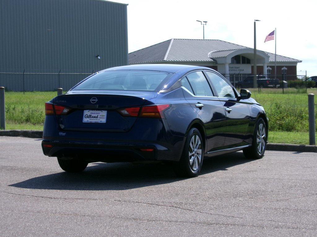 used 2023 Nissan Altima car, priced at $17,586