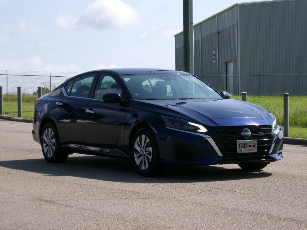 used 2023 Nissan Altima car, priced at $17,586