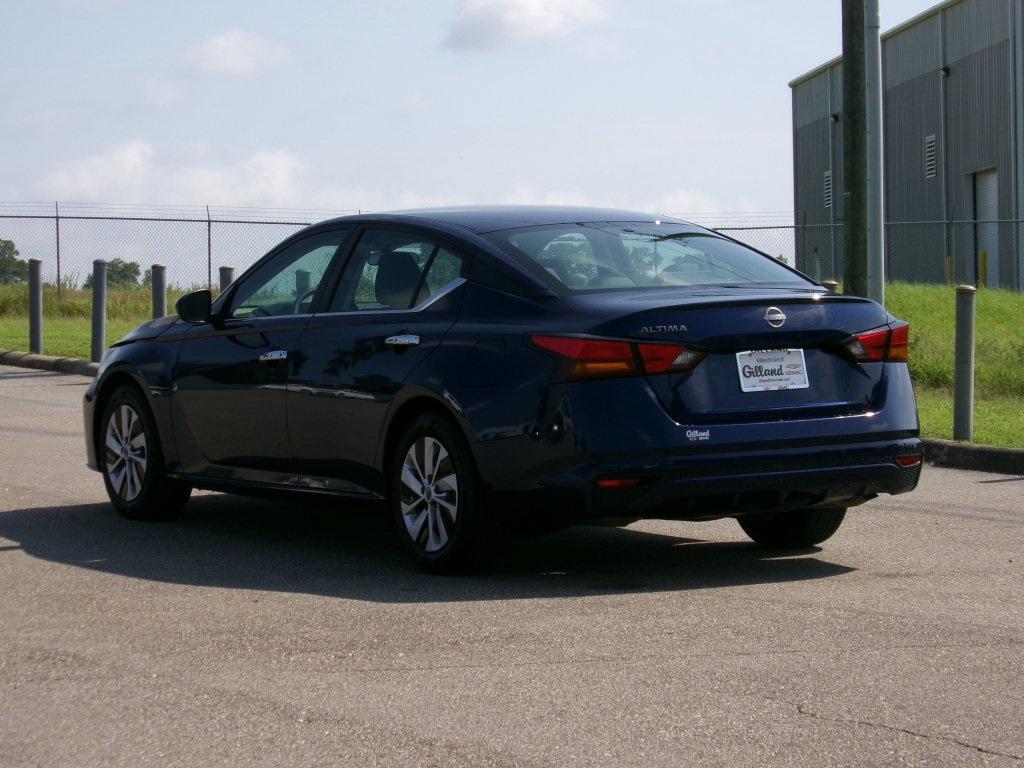 used 2023 Nissan Altima car, priced at $17,586