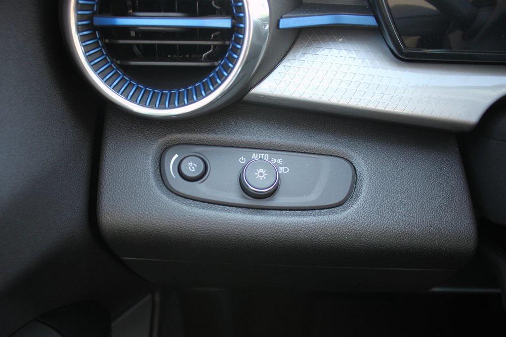 new 2025 Chevrolet Trax car, priced at $25,790