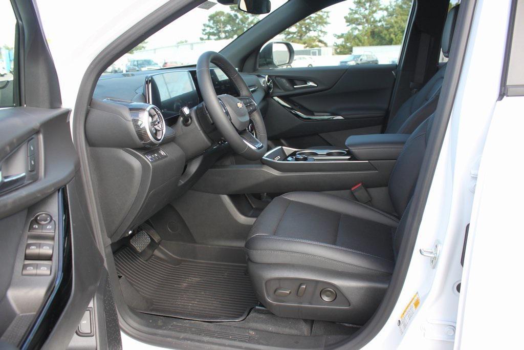new 2026 Chevrolet Equinox car, priced at $32,910