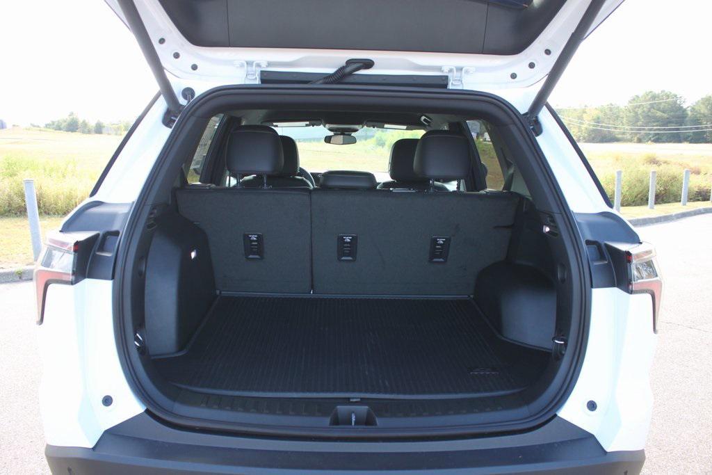 new 2026 Chevrolet Equinox car, priced at $32,910