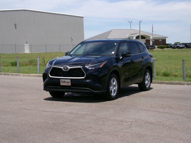 used 2023 Toyota Highlander car, priced at $33,950