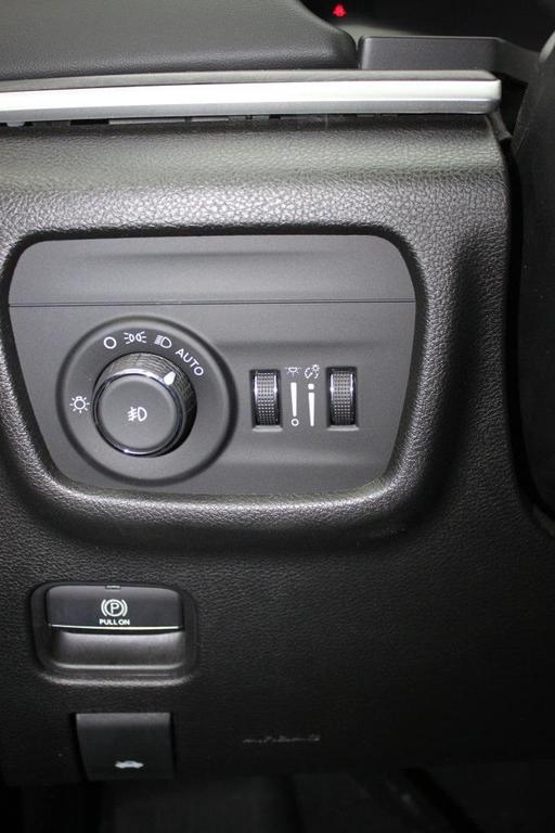 used 2022 Jeep Grand Cherokee L car, priced at $31,281