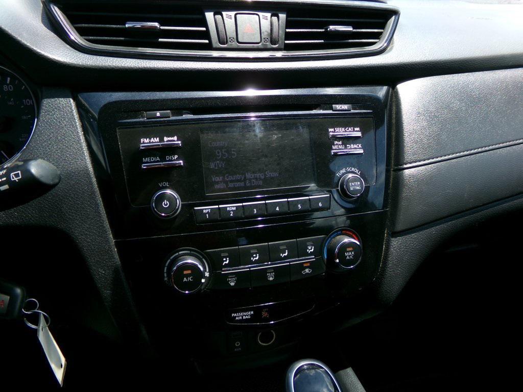 used 2017 Nissan Rogue car, priced at $7,831