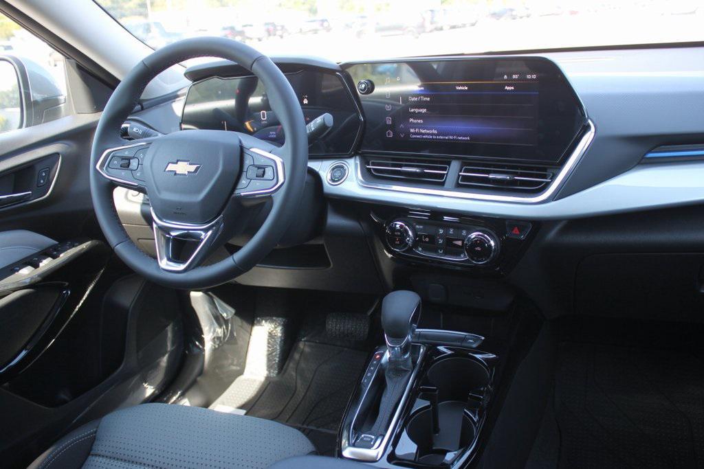 new 2025 Chevrolet Trax car, priced at $25,960