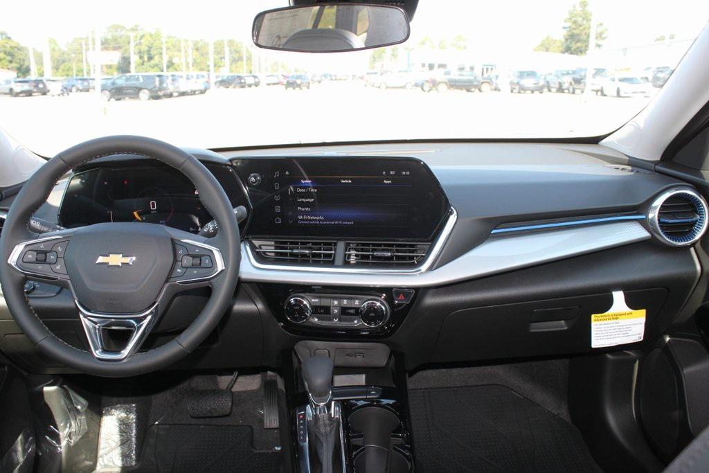new 2025 Chevrolet Trax car, priced at $25,960