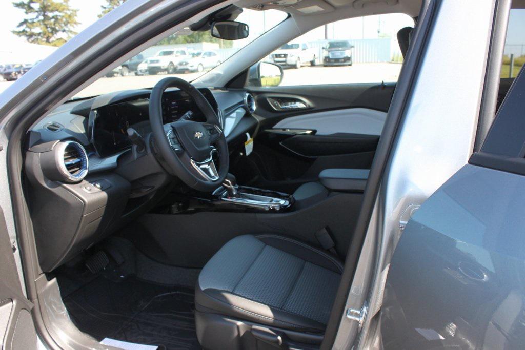 new 2025 Chevrolet Trax car, priced at $25,960