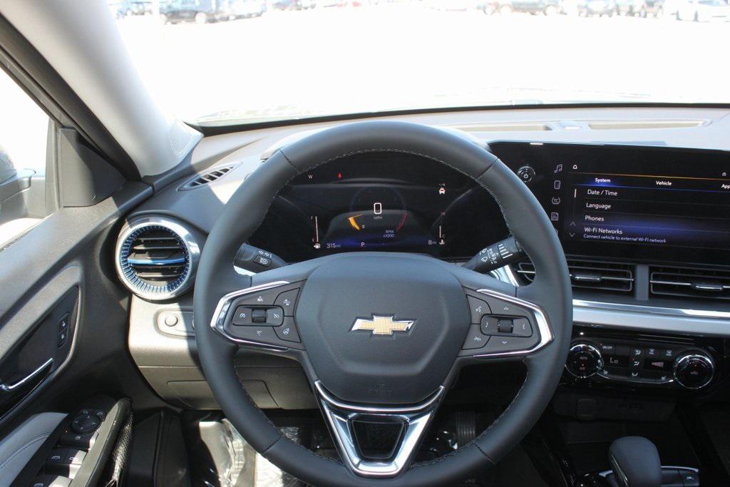 new 2025 Chevrolet Trax car, priced at $25,960