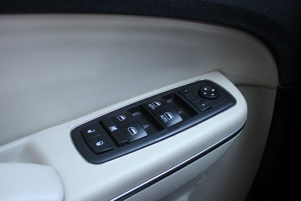 used 2018 Chrysler 300 car, priced at $13,781