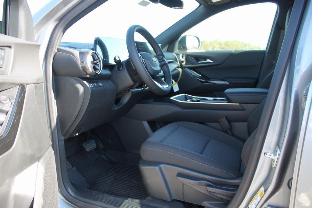 new 2026 Chevrolet Equinox car, priced at $30,860