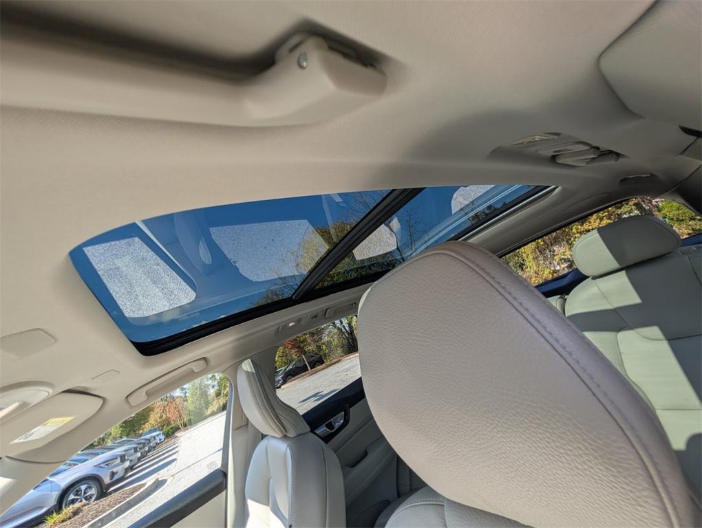 used 2023 Volvo XC60 car, priced at $35,370