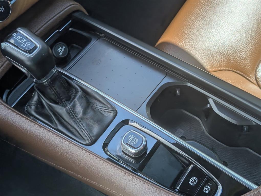 used 2022 Volvo XC90 car, priced at $34,570