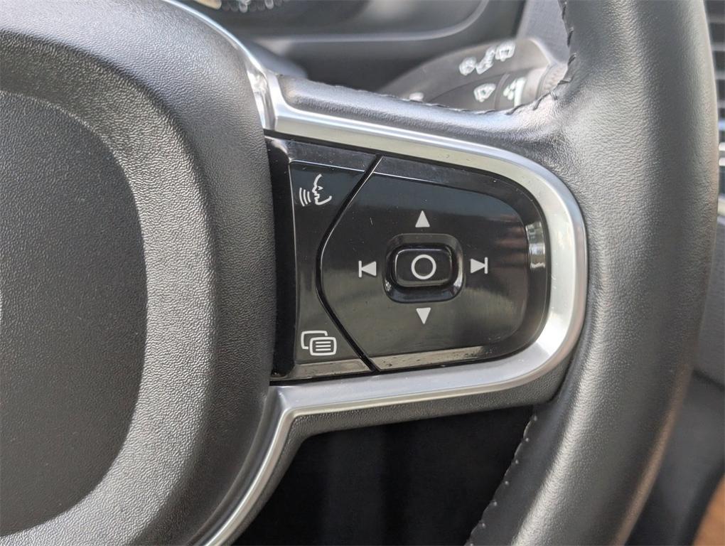 used 2022 Volvo XC90 car, priced at $34,570