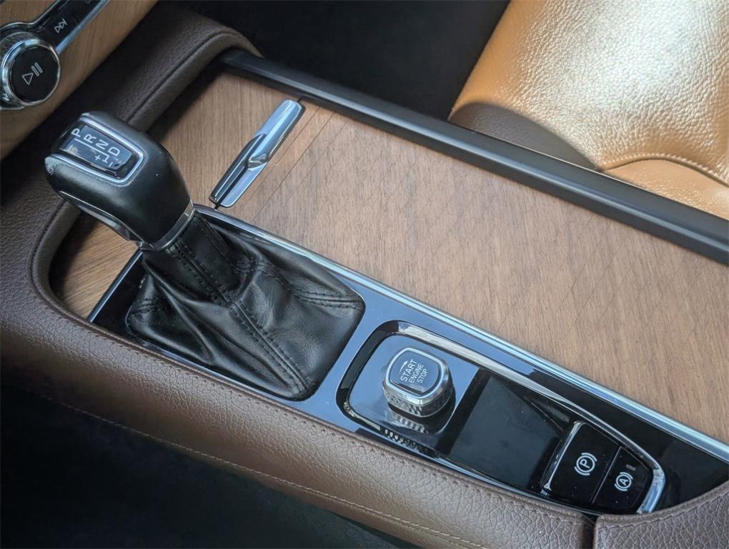 used 2022 Volvo XC90 car, priced at $34,570