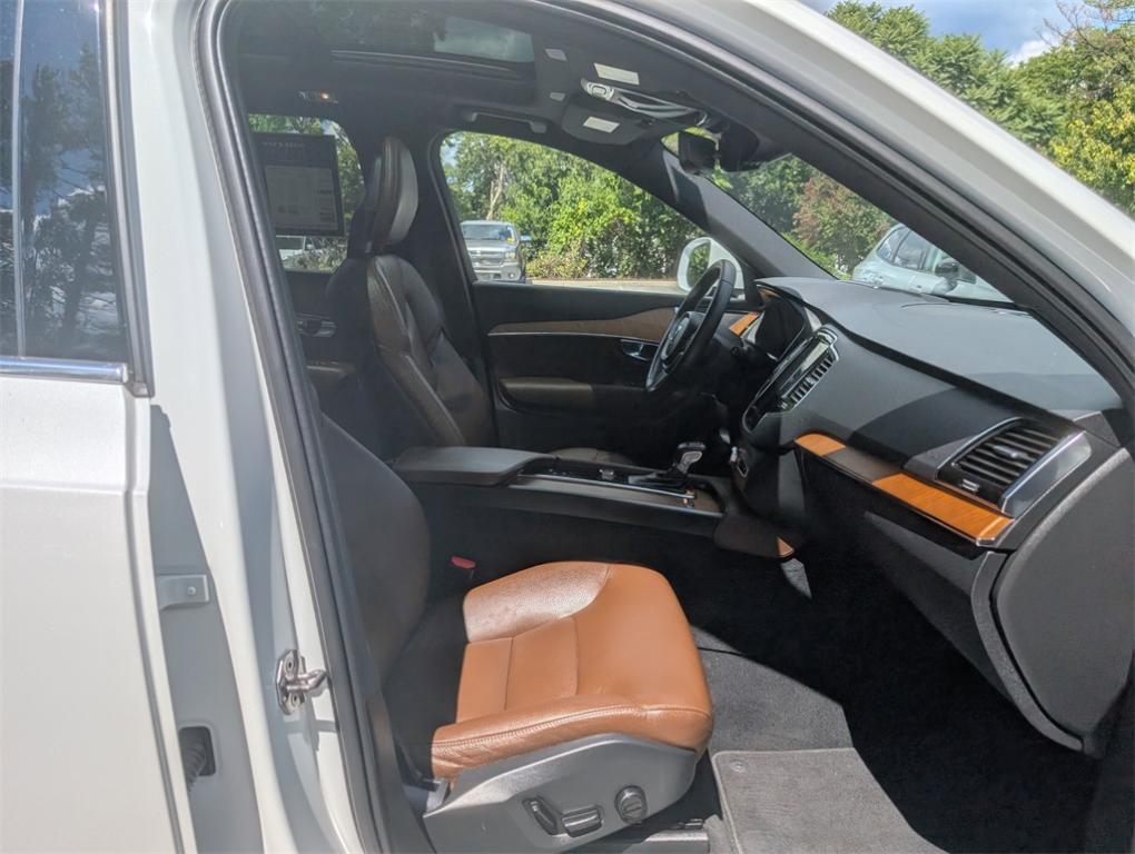 used 2022 Volvo XC90 car, priced at $34,570