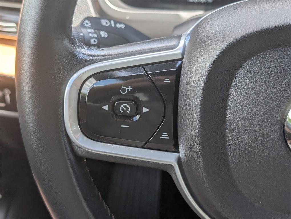 used 2022 Volvo XC90 car, priced at $34,570