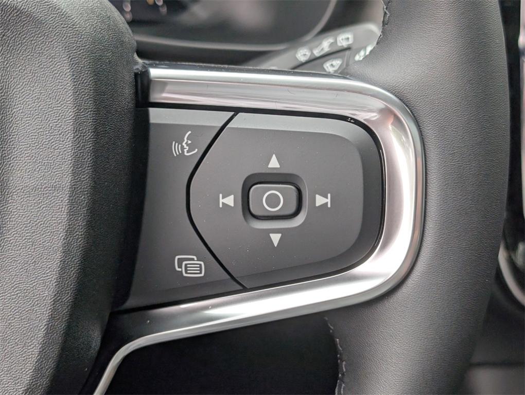 new 2025 Volvo XC40 car, priced at $46,335